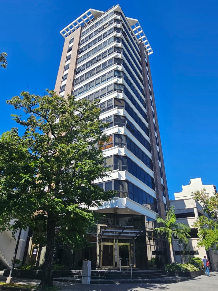 CERVANTES Y SGO. DEL ESTERO. ALQUILER EXCELENTE DEPARTAMENTO 2 DORMITORIOS CON COCHERA. 