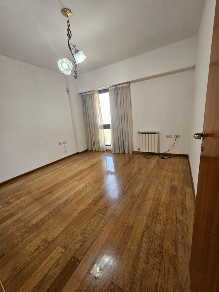 CERVANTES Y SGO. DEL ESTERO. ALQUILER EXCELENTE DEPARTAMENTO 2 DORMITORIOS CON COCHERA. 