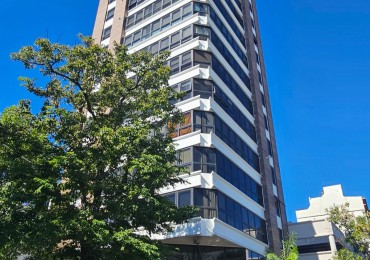 CERVANTES Y SGO. DEL ESTERO. ALQUILER EXCELENTE DEPARTAMENTO 2 DORMITORIOS CON COCHERA. 